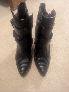 Express Women's Black Pointed Ankle Boots